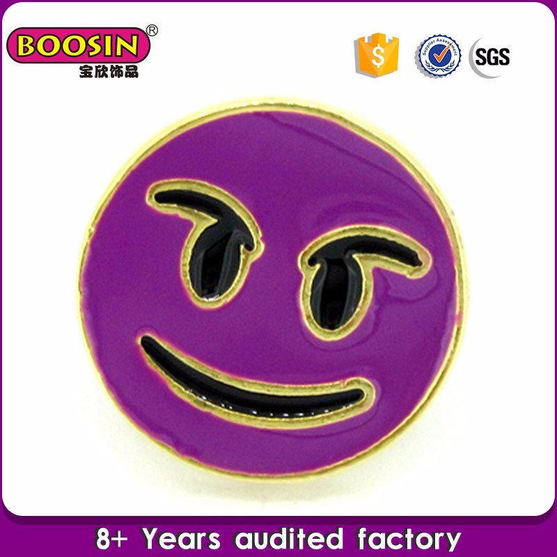 2017 Wholesale Custom Metal Soft Enamel Emoji Pin Badges
