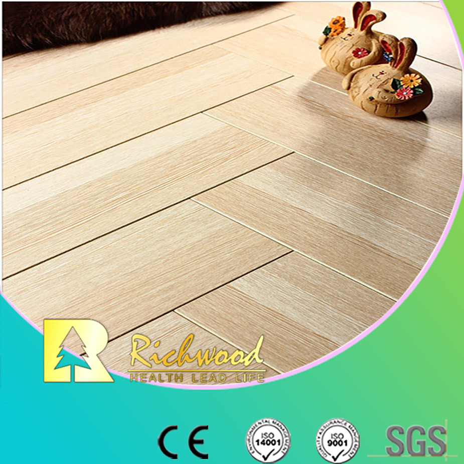 Commercial 12.3mm AC4 Crystal Oak Water Resistant Laminate Floor