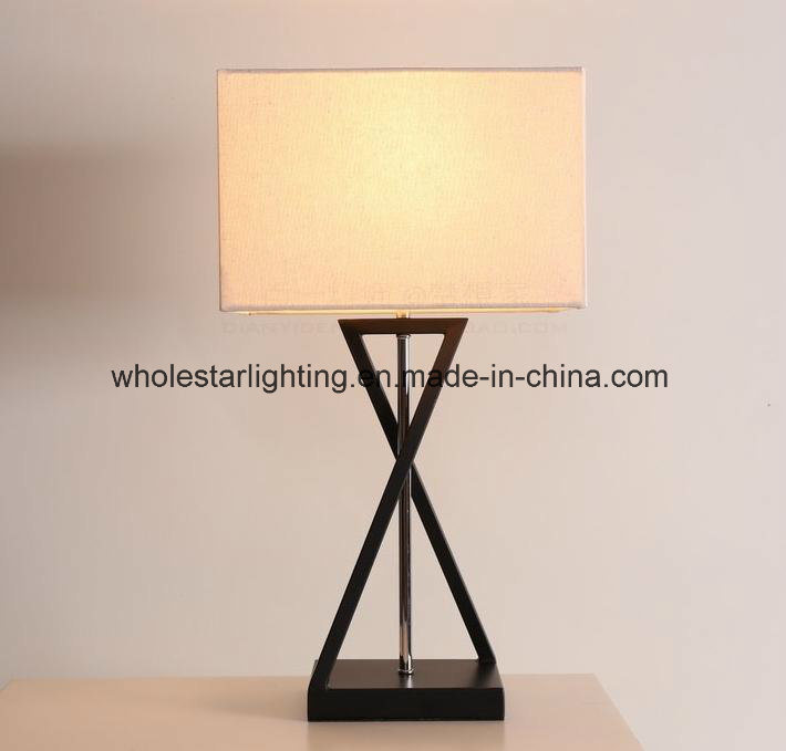 Metal Morden Table Lamp (WHT-2208)