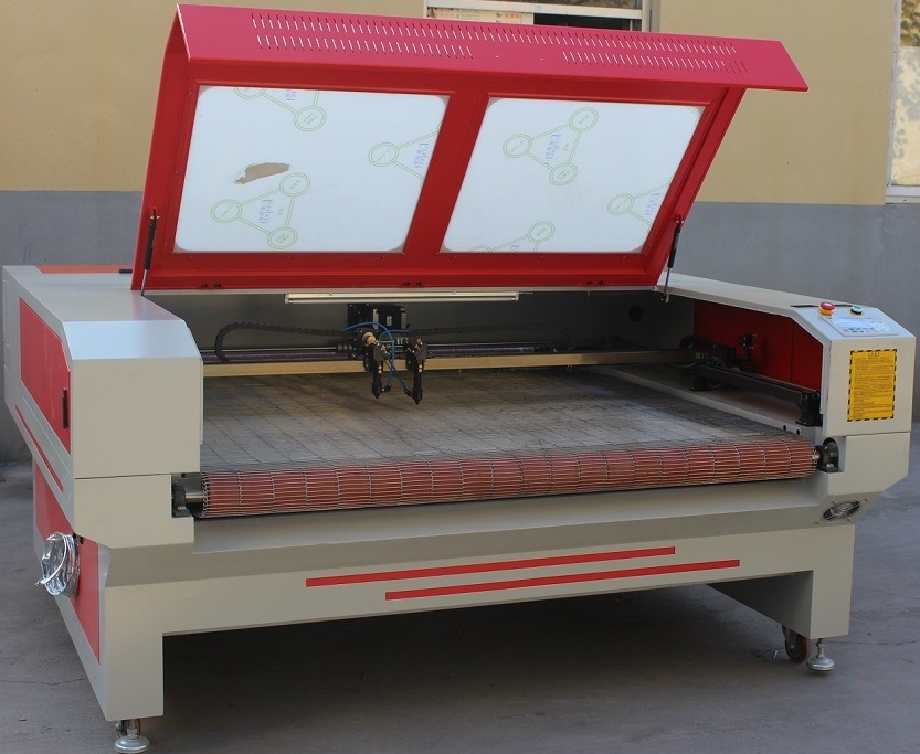 Auto Feeding High Efficiency Textile Laser Cutting Machine