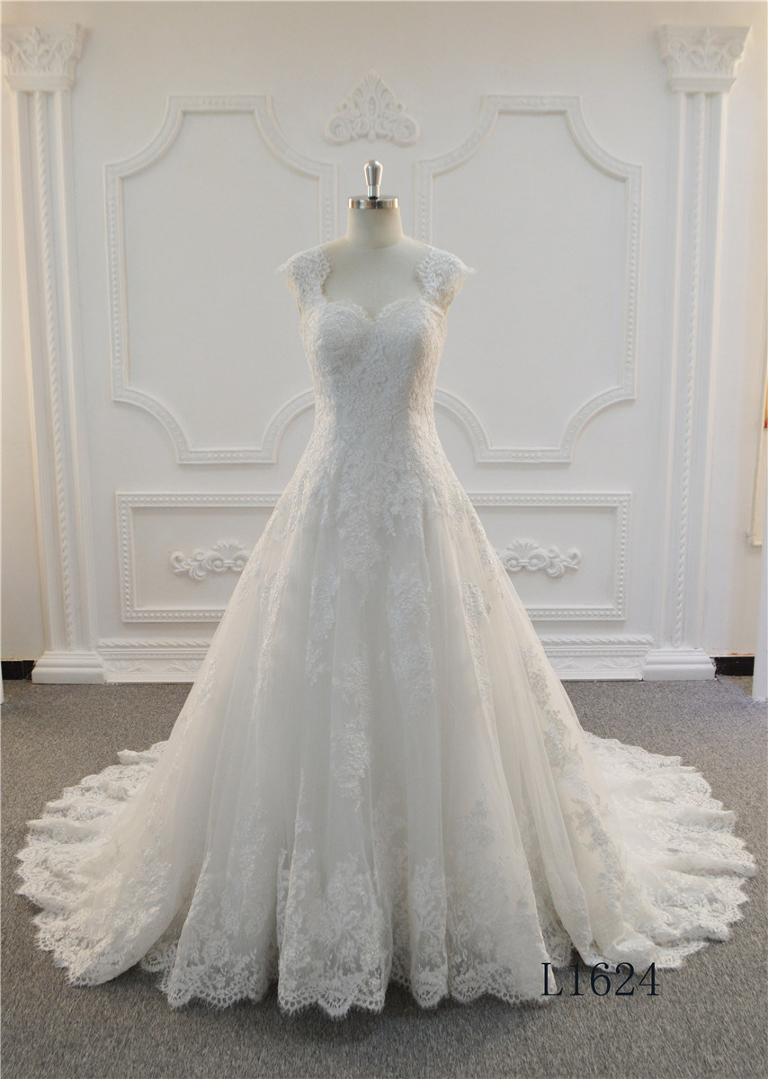 Elegant Long Ivory Ball Gown Wedding Dress 2017 Lace Prom Dresses
