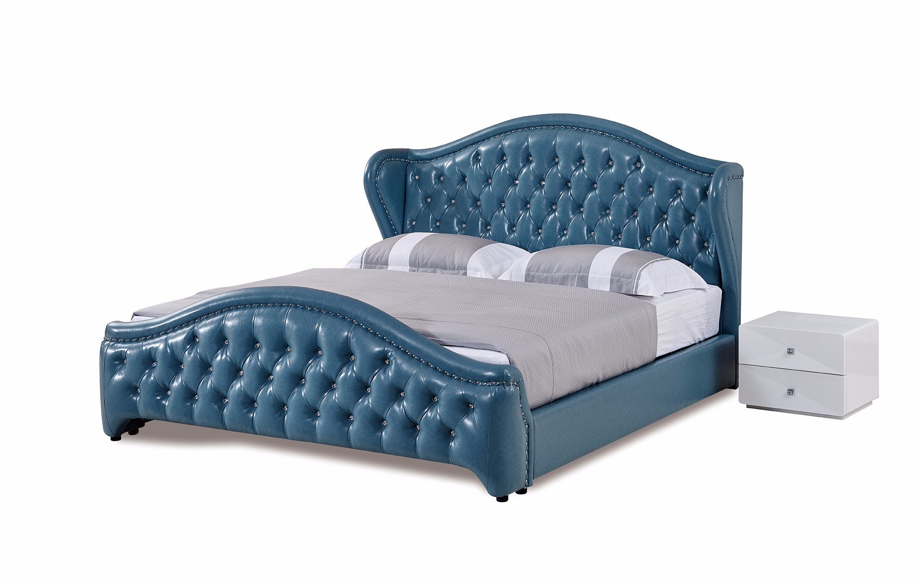 American Style Chesterfield Wingback Leather Bed