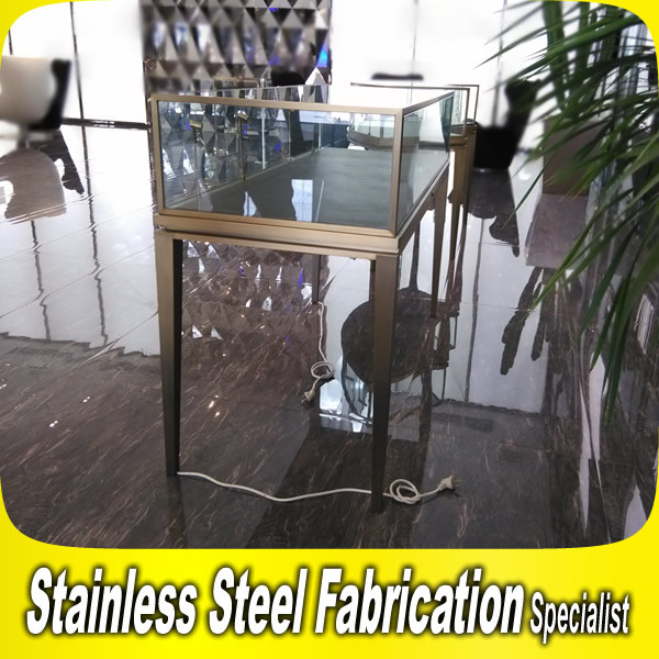 Bespoke High Grade Stainless Steel Jewelry Display Showcase with Glass