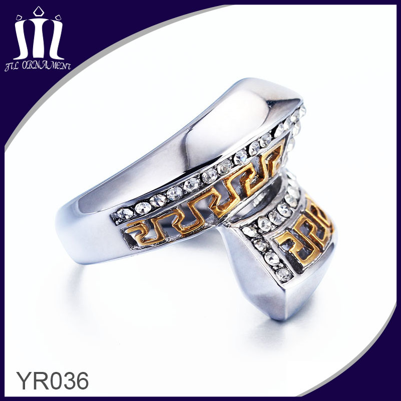 Yr036 IP Gold Titanium Thumb Ring with Diamond