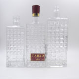 0.5/0.7/1L Clear Square Glass Tequila Vodka Bottle with Crown Cap