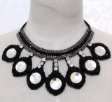 Women Fashion Round Crystal Choker Necklace Costume Jewelry (JE0188)