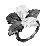 Garment Accessory Two Tone Color Black and White Flower Fashion Jewelry Cocktail Ring