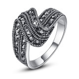 European and American Style Jewelry Alloy Ring with Black Stone