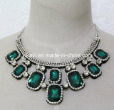 Women Fashion Green Square Glass Crystal Pendant Collar Necklace (JE0204)