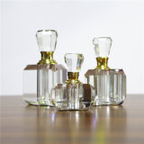 China Triangle Shaped Clear White Glass Crystal Perfume Bottle for Women or Wedding Gift