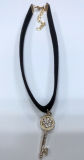 Fashion Jewelry Choker Necklace with Key with Rhinestones