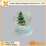 Christmas Tree Inside Polyresin Snow Globe for Christmas