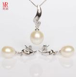 Silver Jewelry Set with White Pearls and CZ