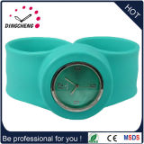 2015 Vogue Green New Style Promotion Silicone Wristwatch (DC-937)
