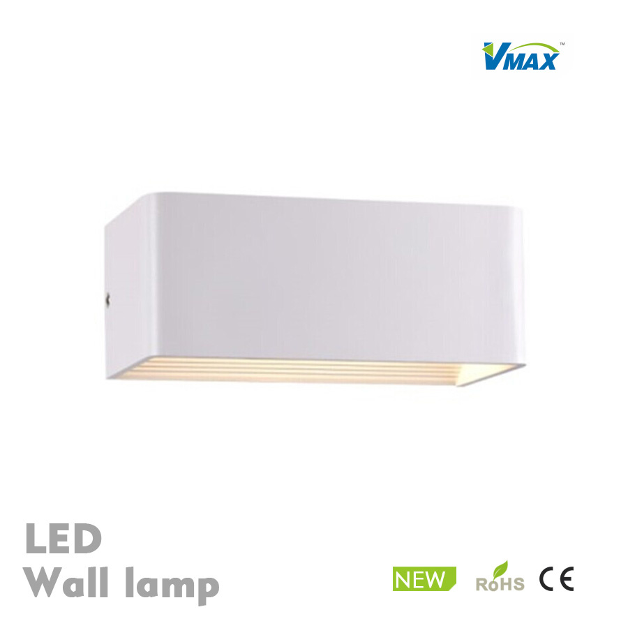 Modern Metal Wall Lamp with Stunning Frame Decoration