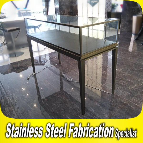 Keenhai Custom-Made Stainless Steel+Clear Glass Jewelry Display Stand