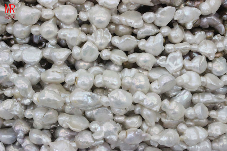 20-25mm Large Baroque Pearls Strand