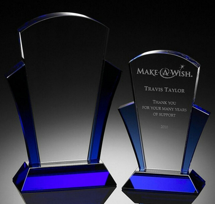 China Factory Wholesale Crystal Glass Trophy Award