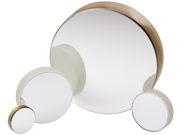 Pinhole Free Broadband Metallic Mirrors