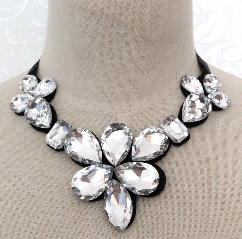 Lady Fashion Waterdrop Glass Crystal Collar Necklace Costume Jewelry (JE0191)