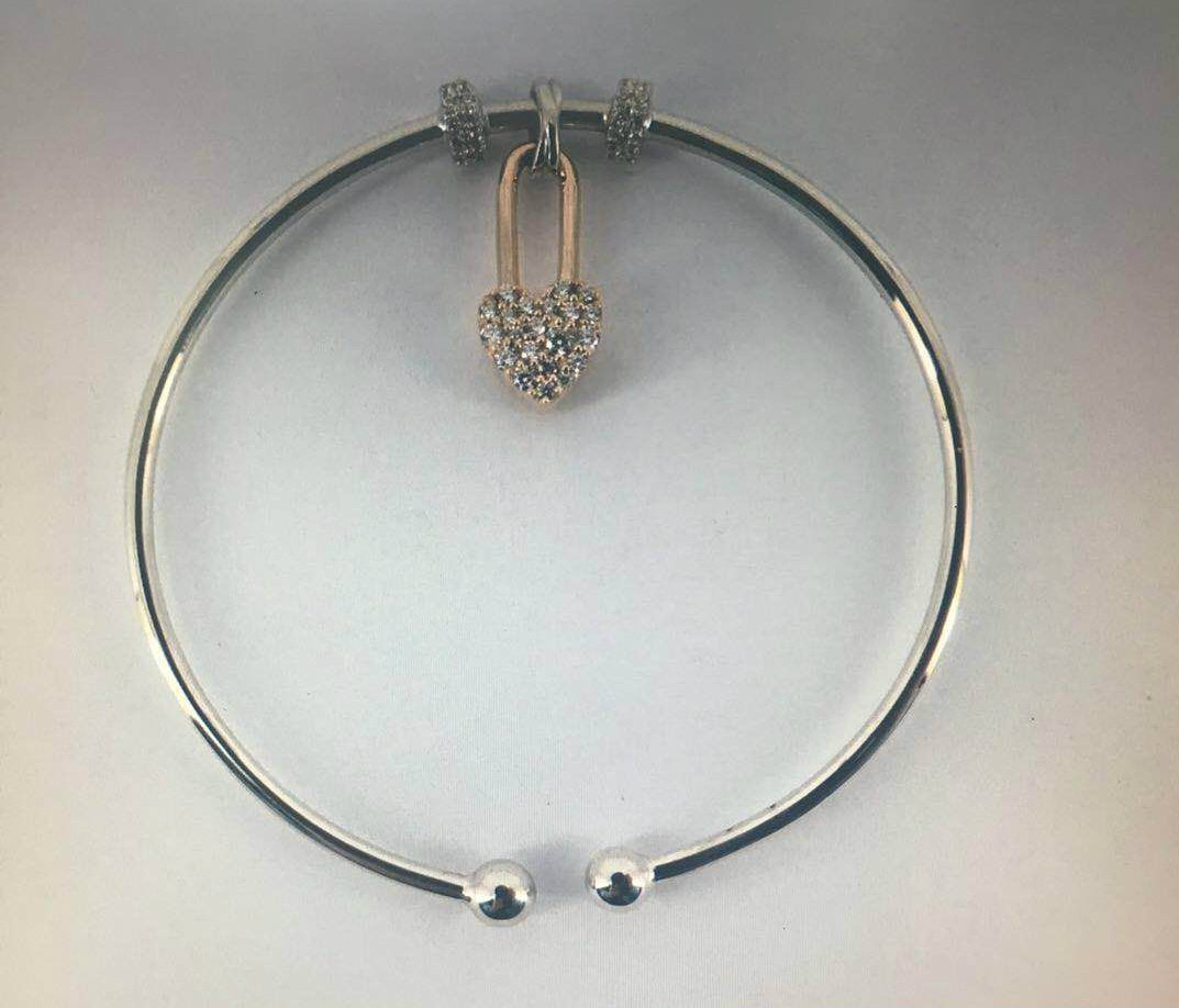 Fashion Silver Bangle with Open and Close Heart Lock
