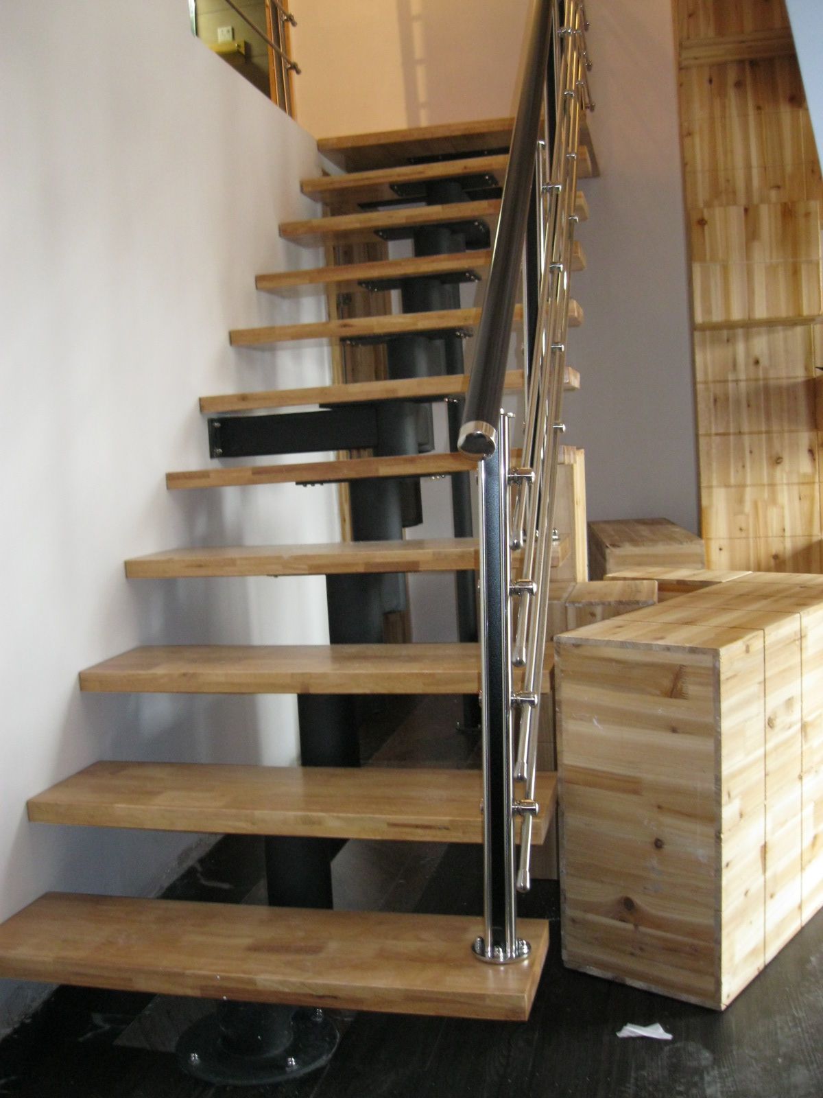 PVC Wood Handrail Stainless Steel Beam Staircase