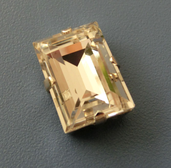 13*18mm Crystal Fancy Rhinestones in Claw Setting (DZ-3006)