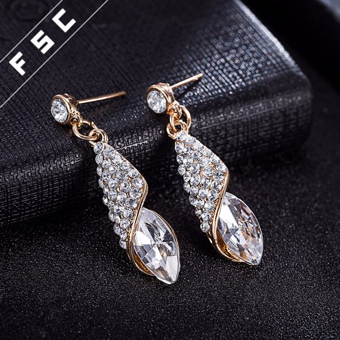 Wholesale Gold Plated Geometrical Shape Alloy Earrings for Women