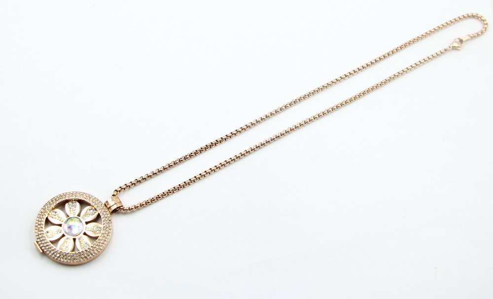 latest Design Locket with 3 Row Pave Stones for Pendant Necklace