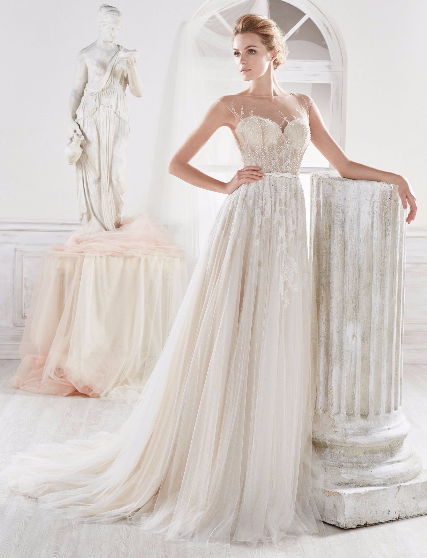 Backless Beading Tulle Bridal Dress Bridal Gown