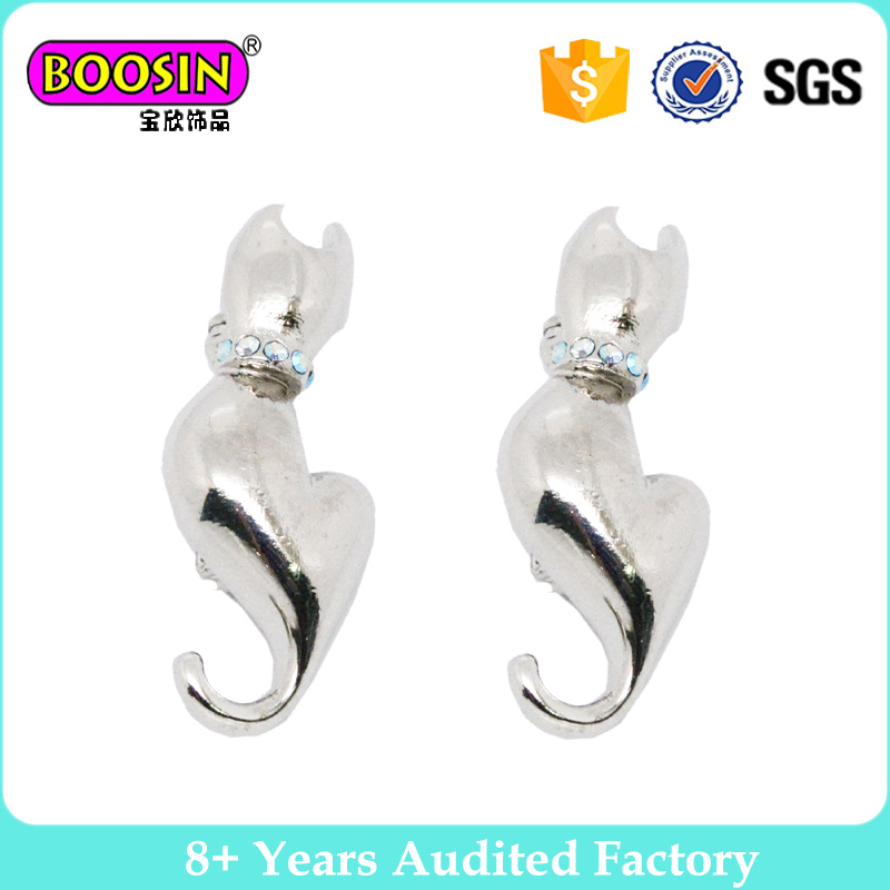 Cat Magnetic Brooch Pin