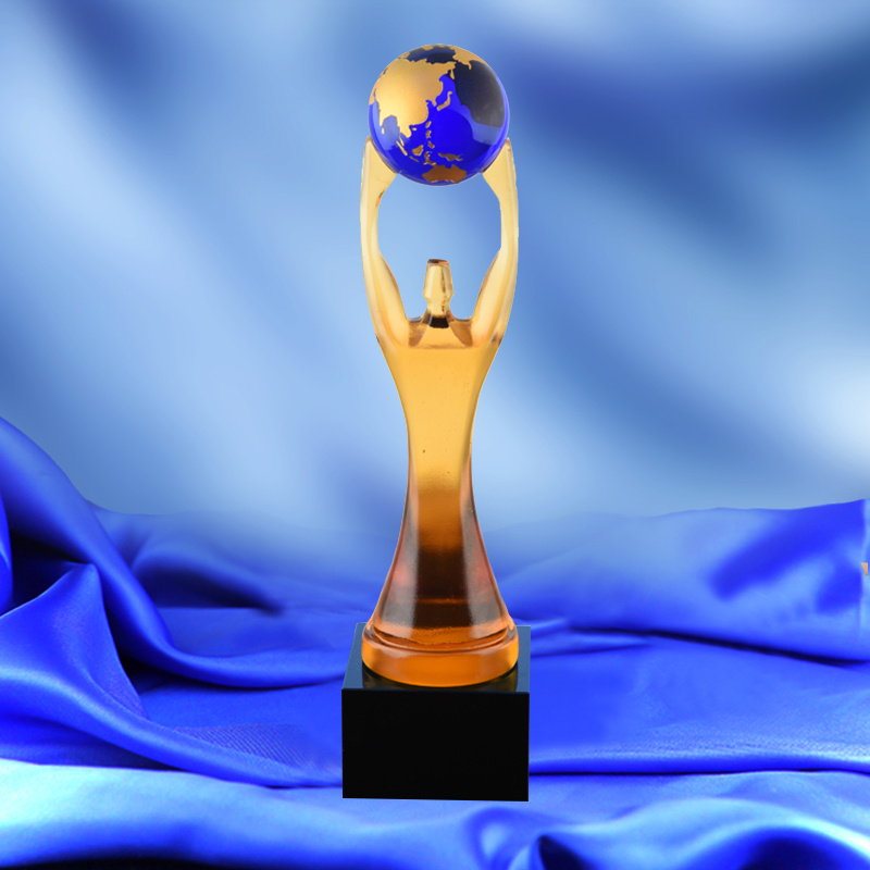 Holding up The Earth Shaped Glass Trophy Greenest Car Award Weightlifting Competition Award Environmental Protection Prizes