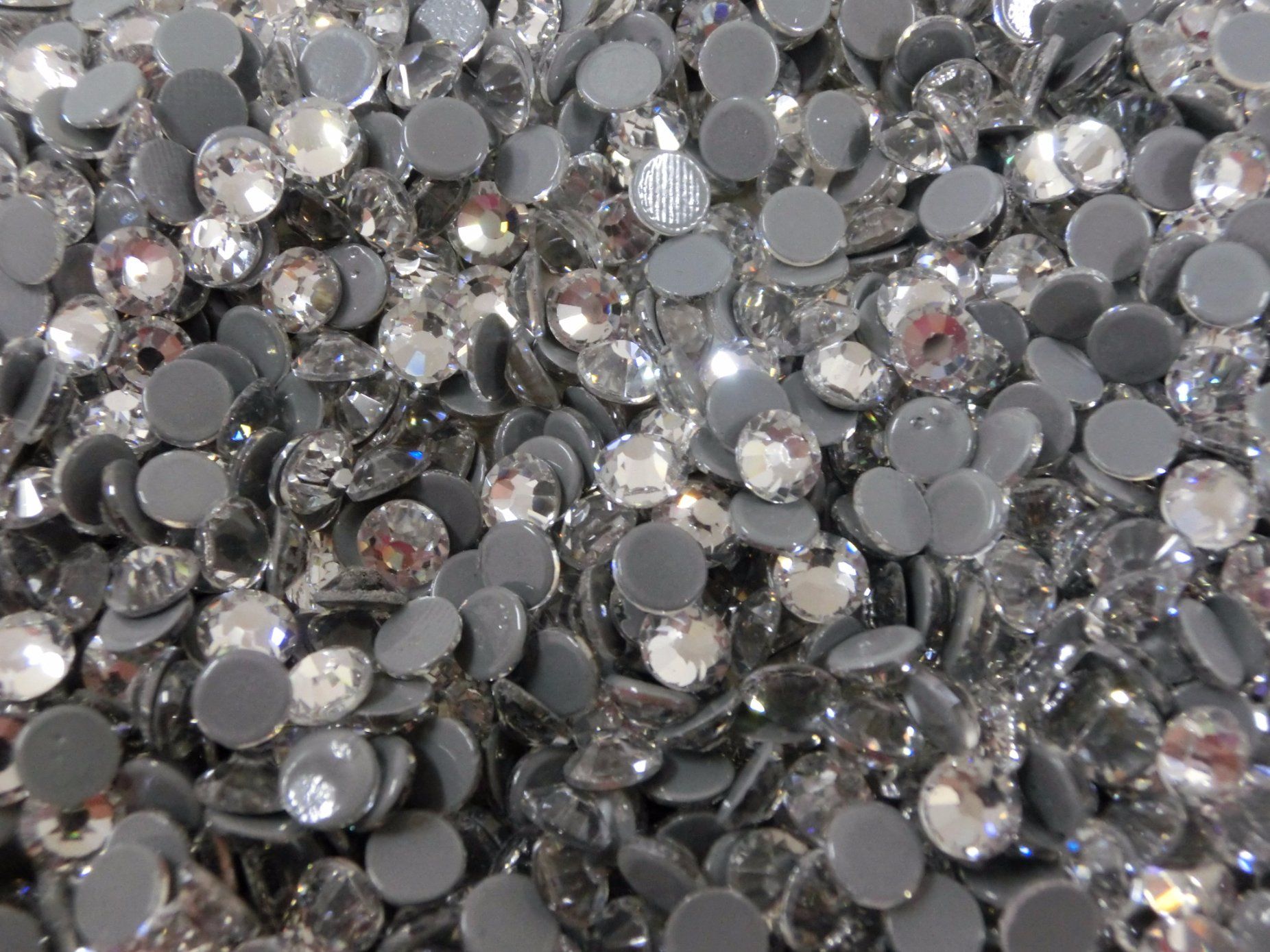 Wholesale Round Crystal Flat Back Hotfix Rhinestone for Garments