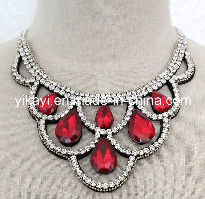 Lady Fashion Costume Jewelry Waterdrop Glass Crystal Pendant Necklace (JE0199)