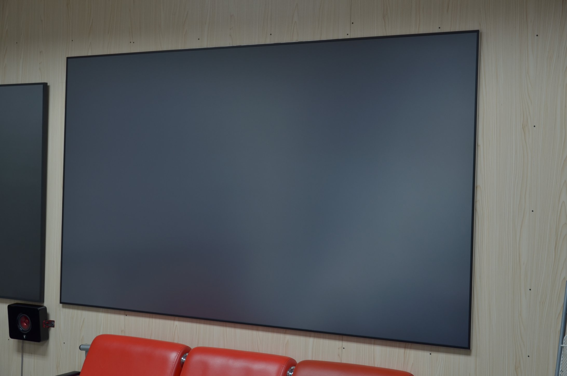 Ambient Light Rejection Pet Crystal Screen