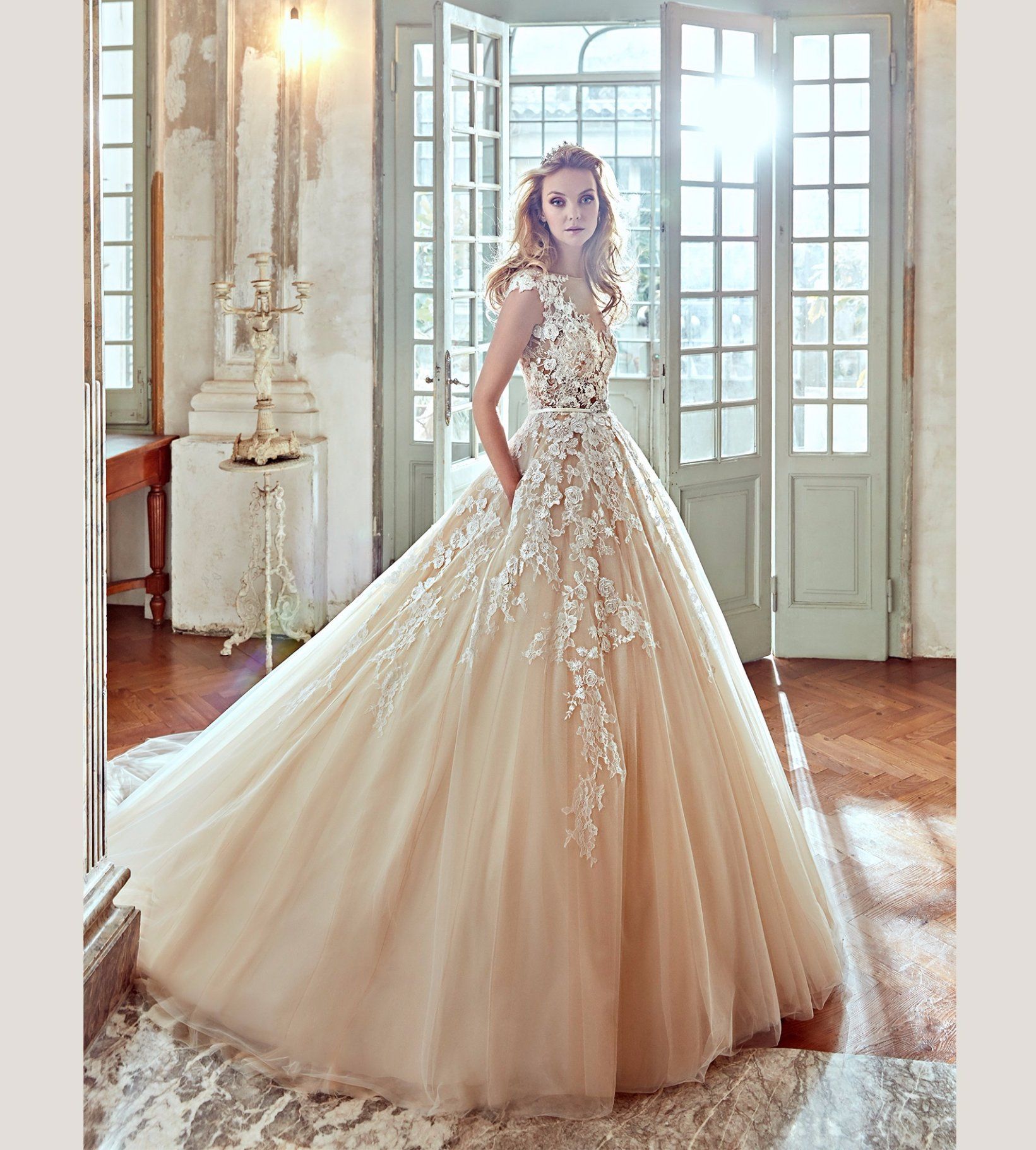 Hot Sale Lace Champagne Wedding Dress Bridal Gown