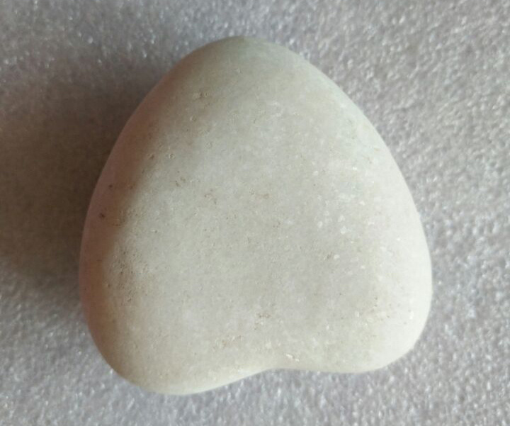 Natural Clear Red Jade Stone Quartz Crystal Carved Marble Eggs
