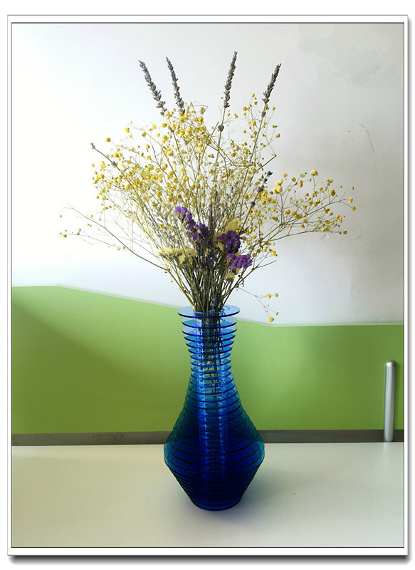 Slender Waist Acrylic Flower Vase