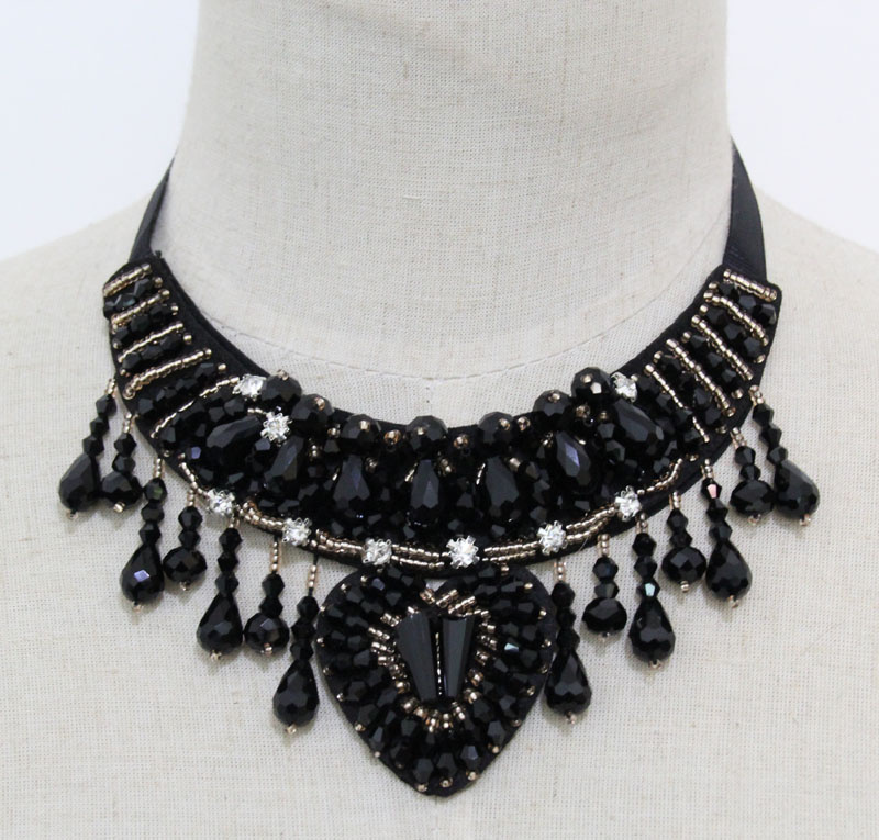 Ladies Beaded Crystal Fashion Charm Chunky Bib Costume Necklace (JE0023)