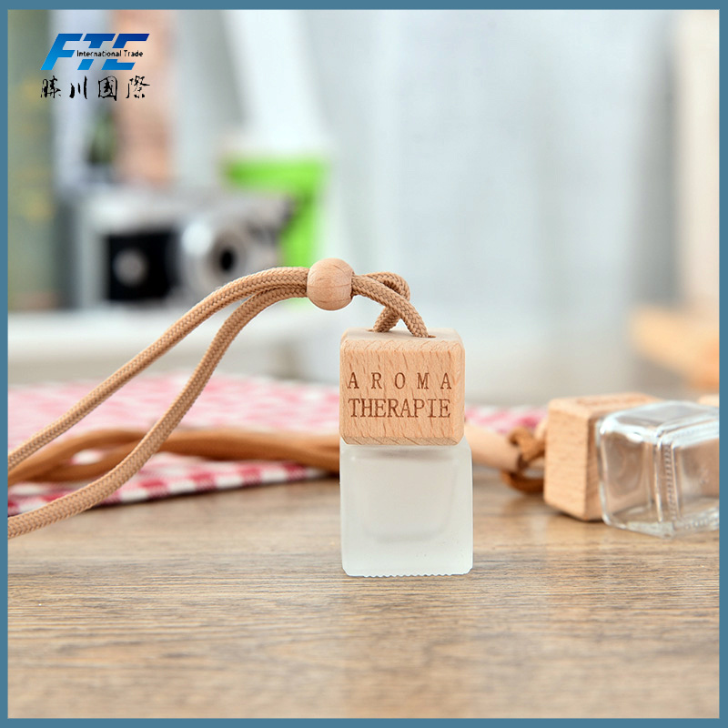 6ml New Personal Care Perfume Bottles Hanging Wooden Cap Car Perfume Bottle