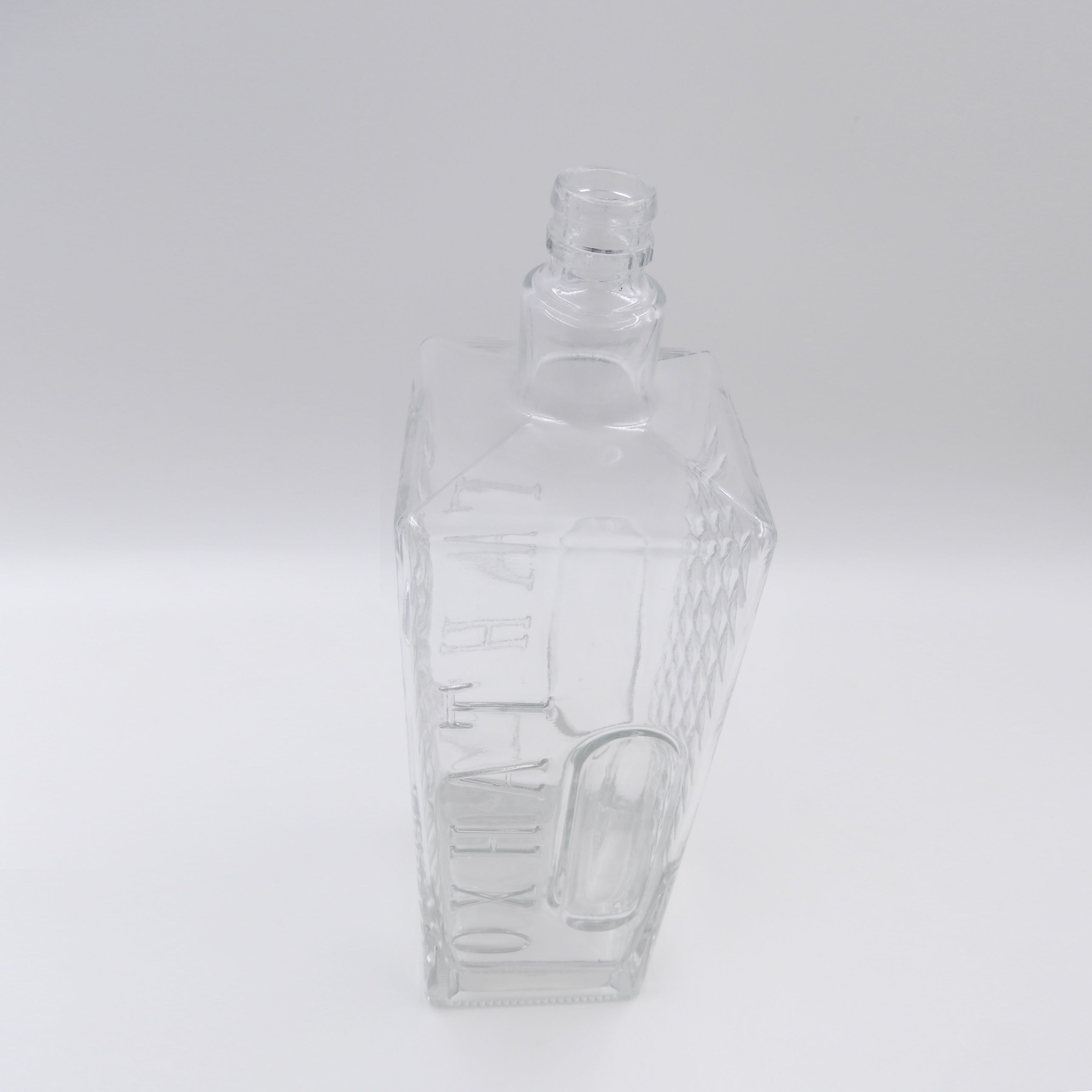 1.75L Customizing Fancy Transparent Vodka Decanter Tequila Glass Bottle