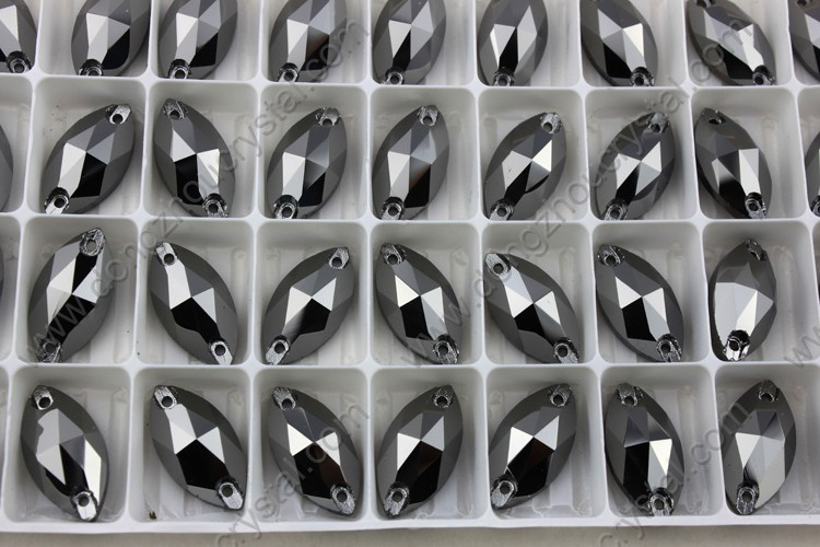 Dz-3066 Horse Eyes Wholesale Wedding Dress Sew on Crystal Stone