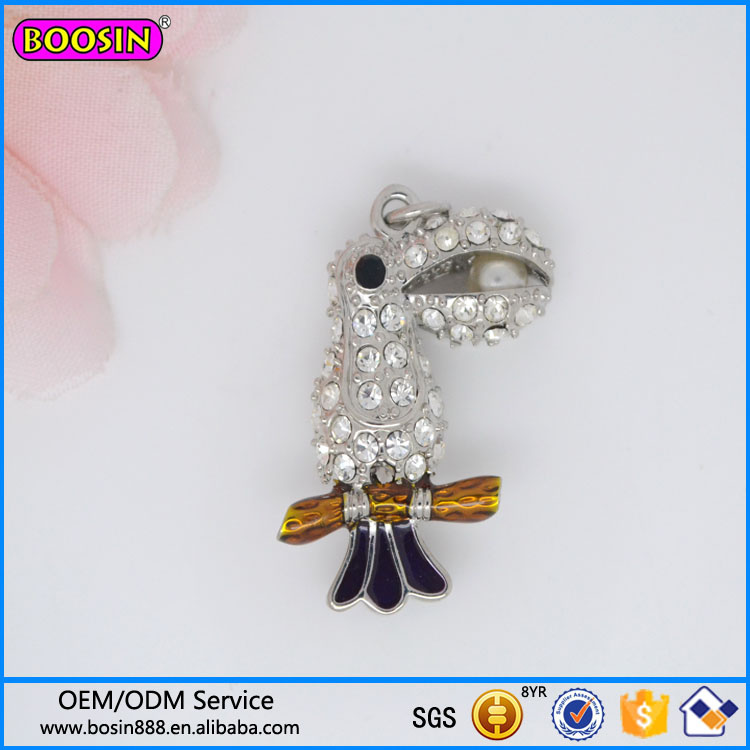 Alibaba Hot Sale Crystal Birds Charm, Rhinestone Parrot Charm #17083