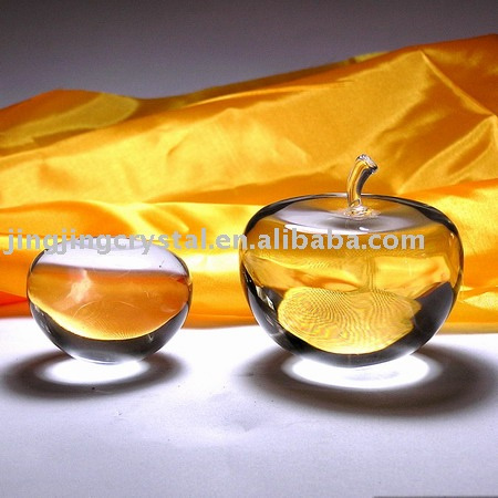 Smooth Clear Crystal Apple for Hotel Decoration with High Quality in 2016