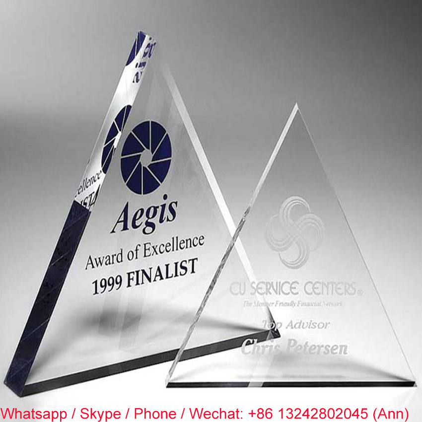 Triangle Shape Customize Clear Office Decoration Resin Souvenir