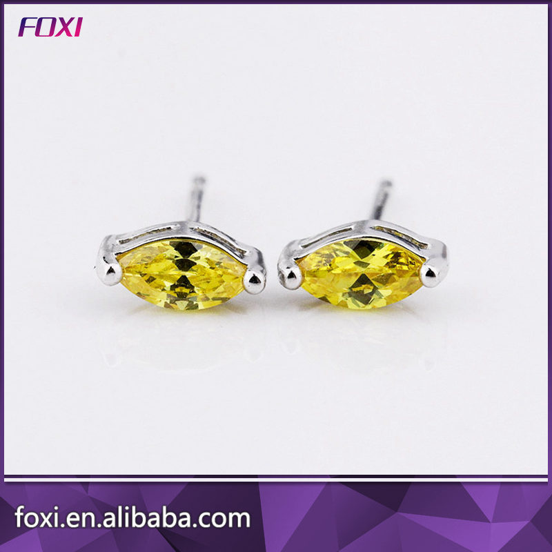 Horse Eye Shape Simple Stud Earring with Single Stone