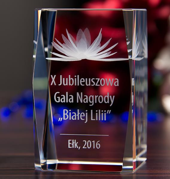 Crystal Glass Cube with 2D Laser Engraving for Wholesales