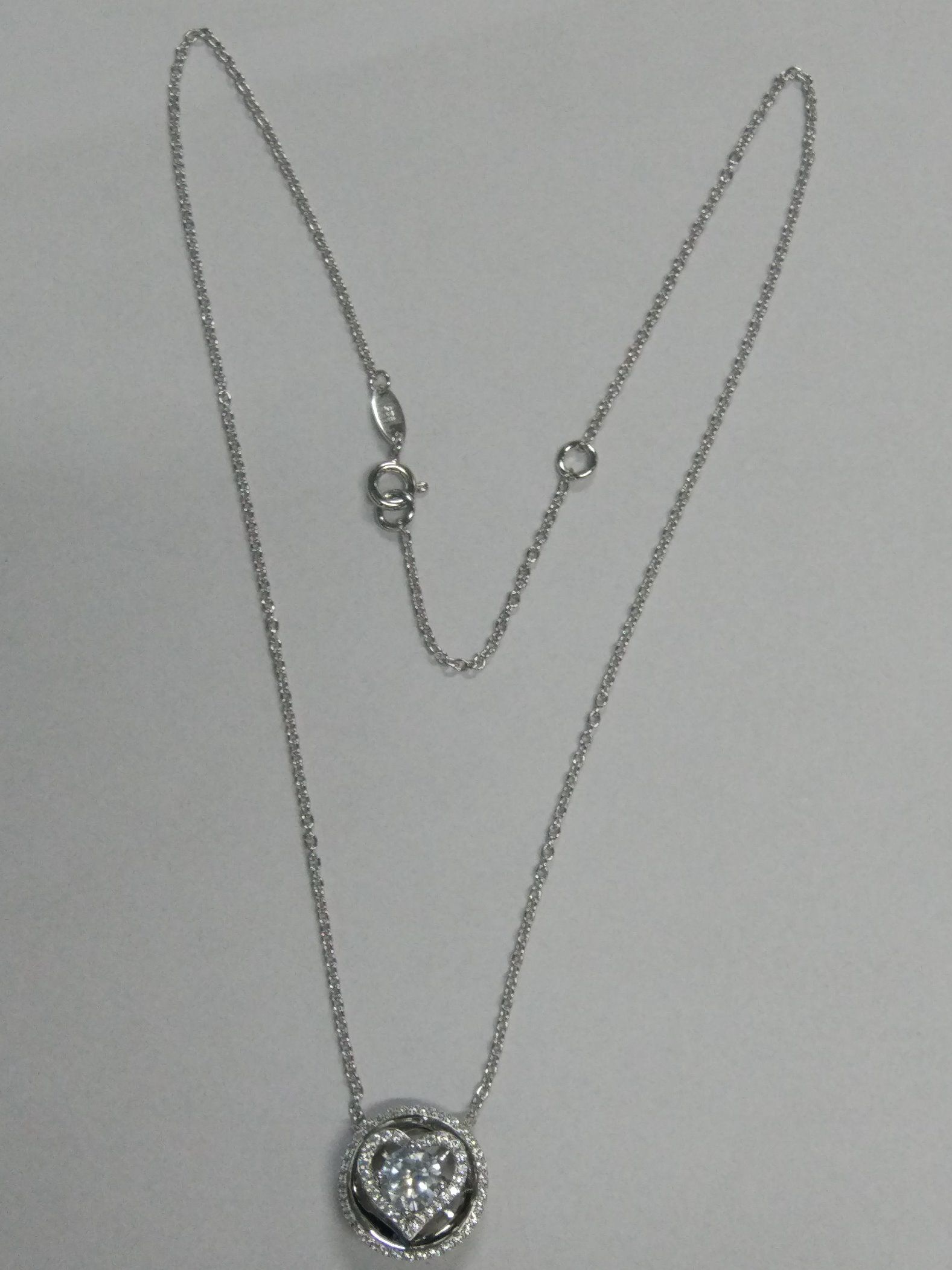 Hot-Selling Necklace with Rotating Pendant