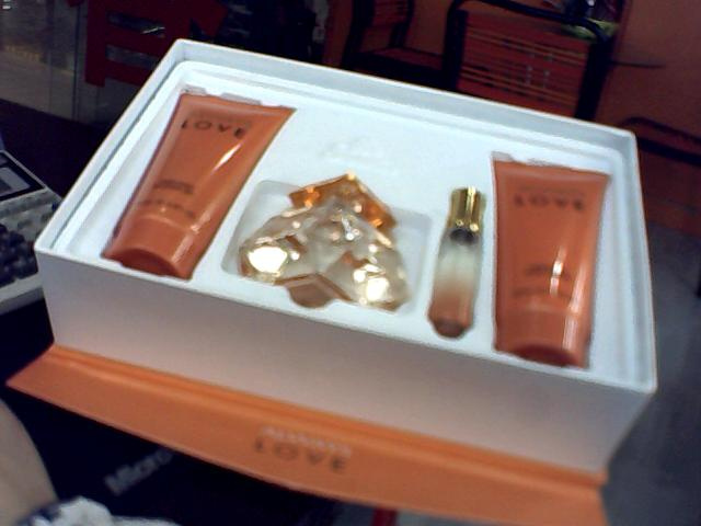 Brand Perfume of Crystal Bottle