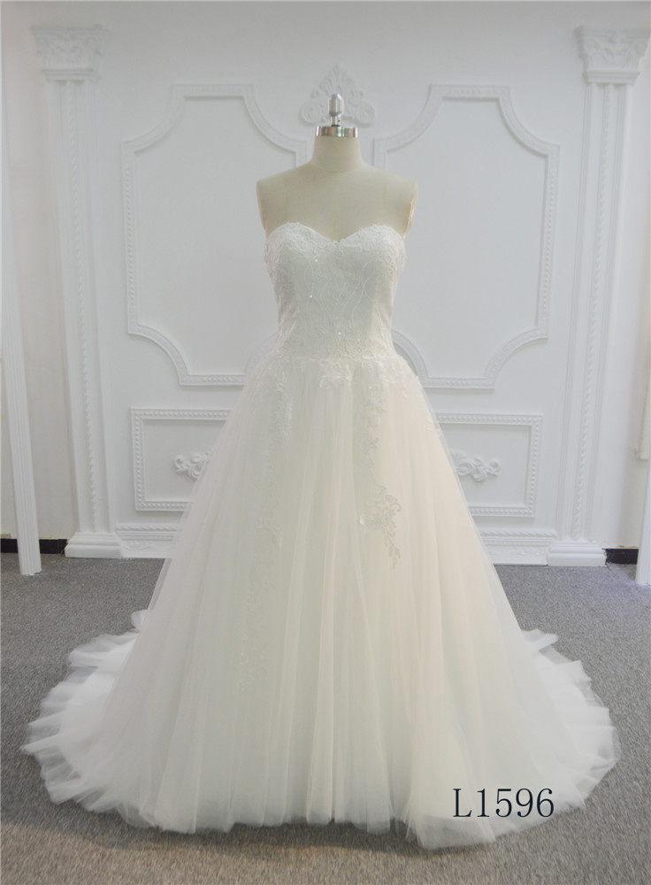 Beautiful Women Wedding Dress Strapless Ivory Wedding Dress Ball Gown